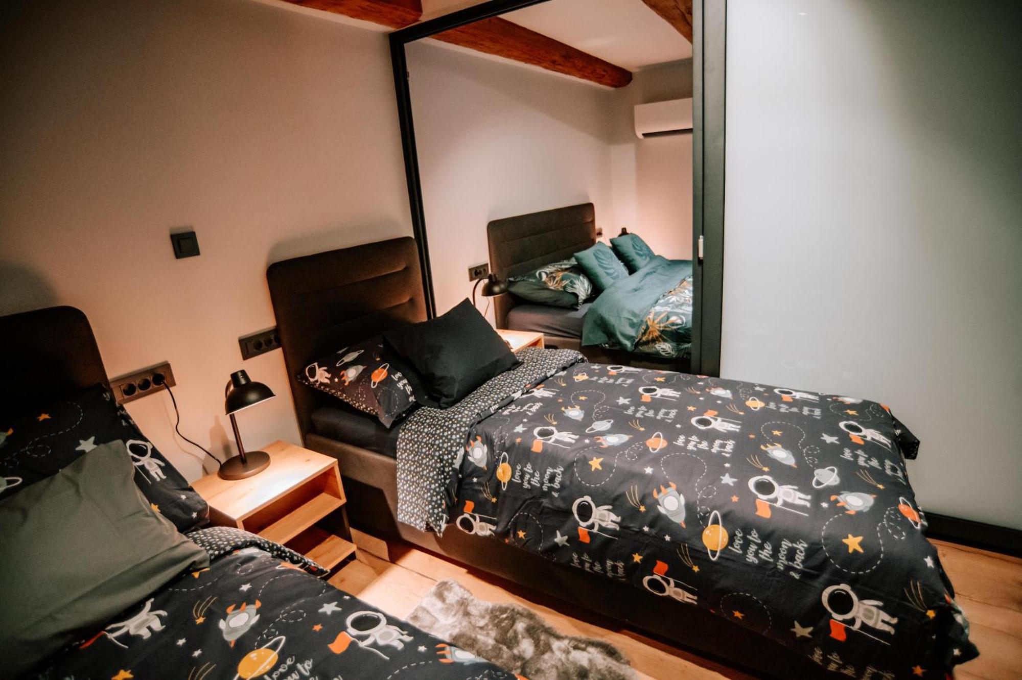 Saturn Apartment